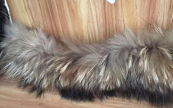 激光切割毛领，这个冬天要风度也要温度