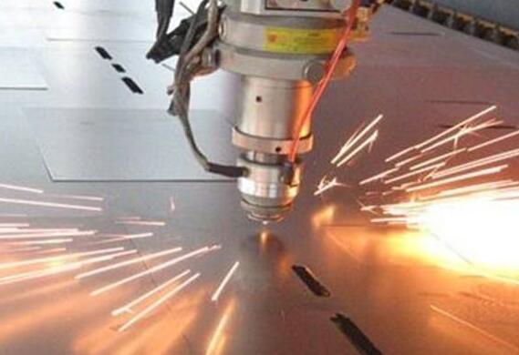 如何调整激光切割机的精度？